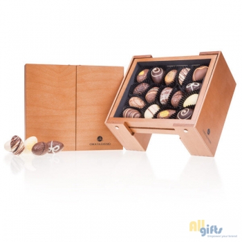 Afbeelding van relatiegeschenk:Egg Bar - Pasen - Chocolade paaseitjes Chocolade paaseitjes in een houten kistje