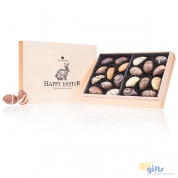 Afbeelding van relatiegeschenk:Premiere Midi - Pasen - Chocolade paaseitjes Chocolade paaseitjes in een houten kistj